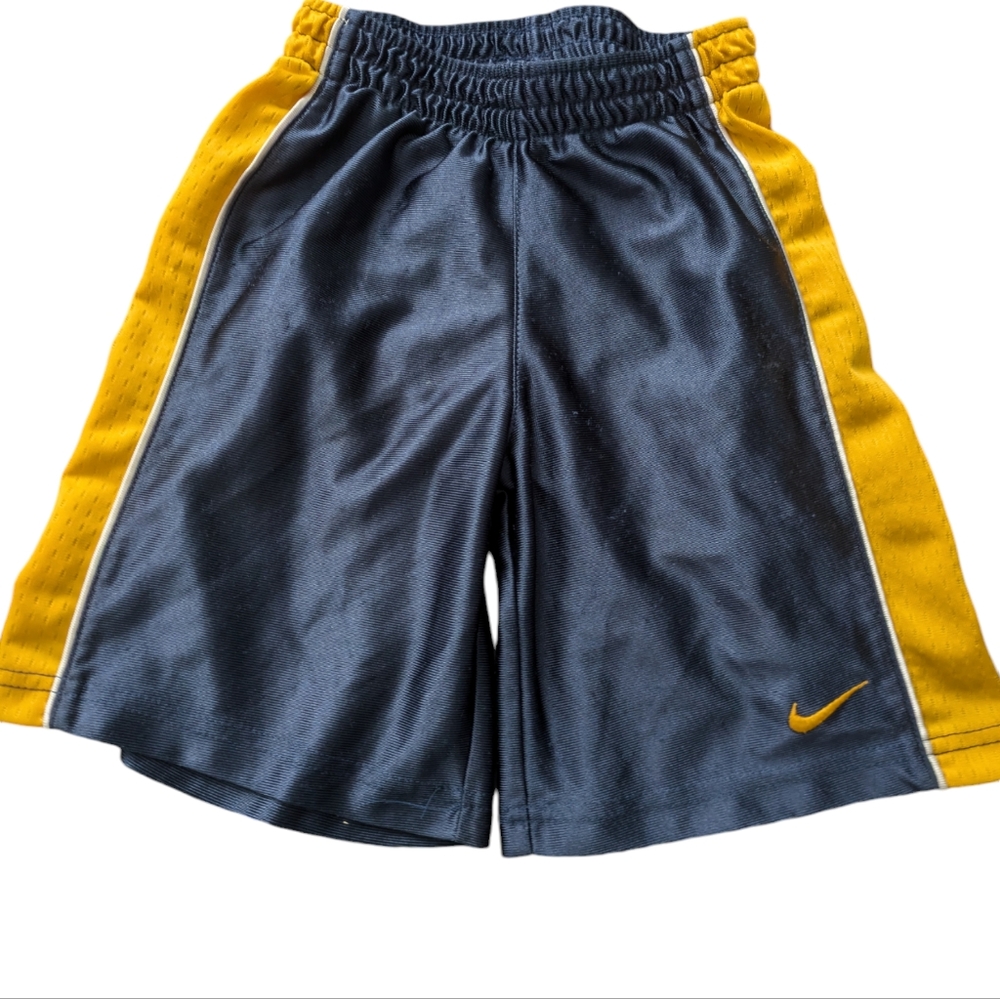 Free Nike Basket short 3Y